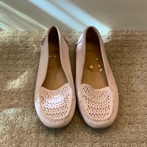 UGG Women's Pink Loafers